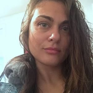 Meet your Posher, Larisa